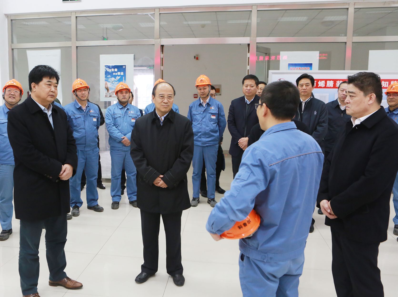 中国石油化工集团公司董事长戴厚良到科鲁尔合资公司调研