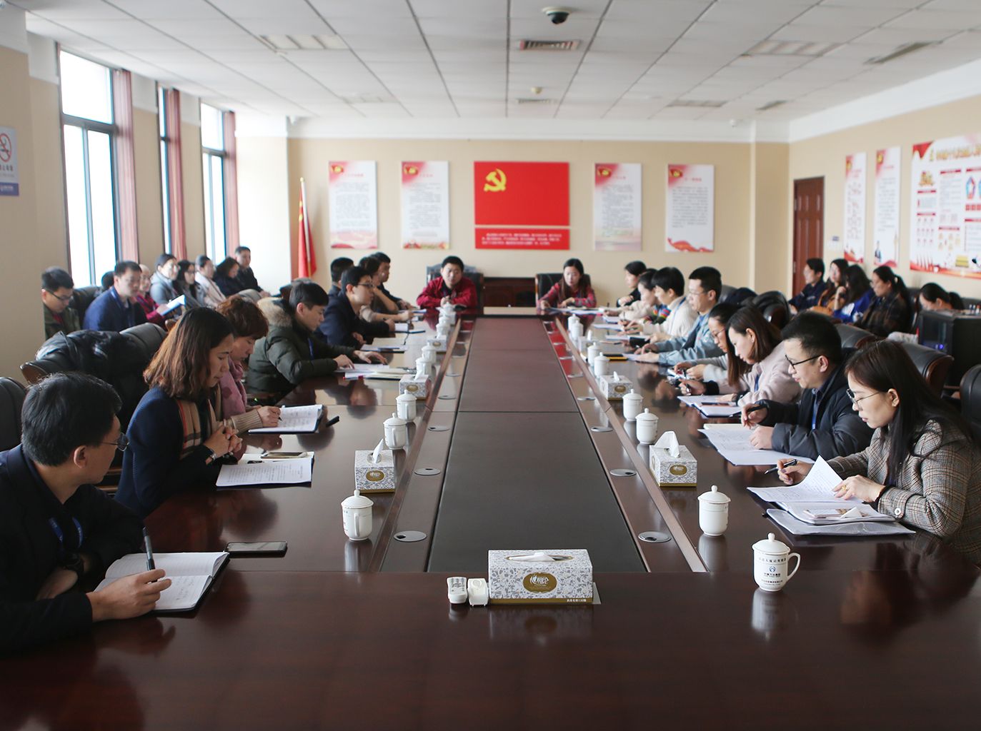 集团办公室组织召开行政办公系统内部交流座谈